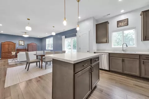 Kitchen - 1138 Lake Forest Dr, Hebron, OH 43025 photo 2 of 3