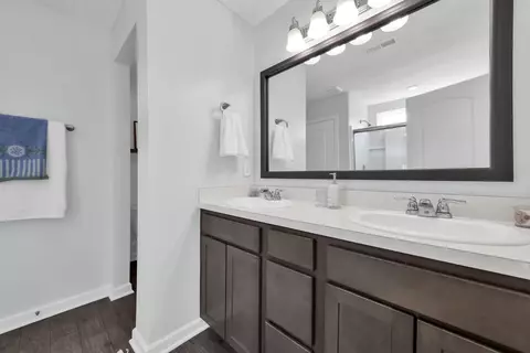 Bath - 1138 Lake Forest Dr, Hebron, OH 43025 photo 2 of 3
