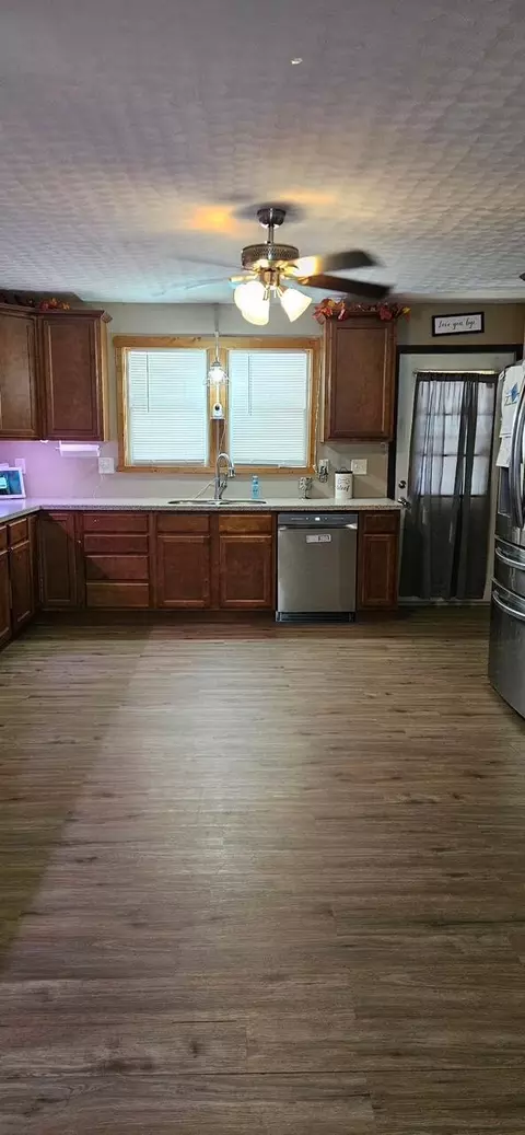 Kitchen - 41980 Midkiff Rd, Pomeroy, OH 45769 photo 5 of 5