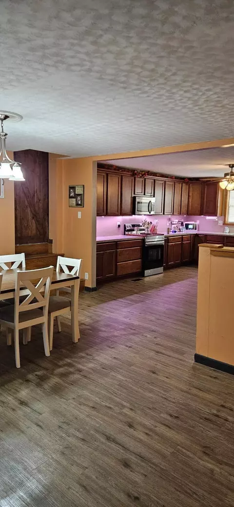 Kitchen - 41980 Midkiff Rd, Pomeroy, OH 45769 photo 2 of 5