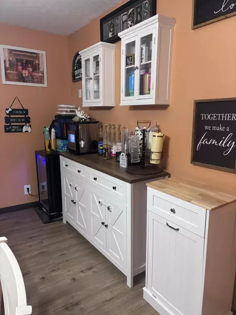 Kitchen - 41980 Midkiff Rd, Pomeroy, OH 45769 photo 3 of 5