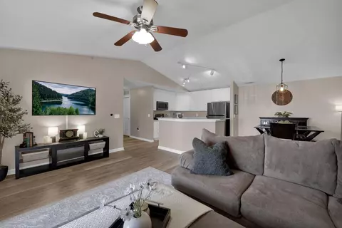 756 Hidden Springs Dr, Lewis Center, OH 43035