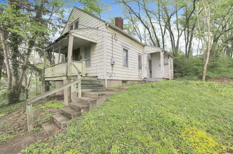 437 Warwick Ave, Zanesville, OH 43701