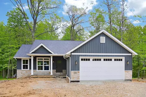 532 Floral Vly W, Howard, OH 43028