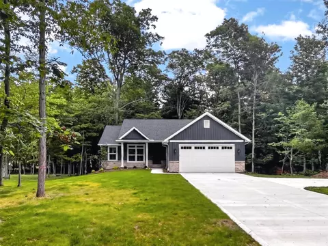 532 Floral Vly W, Howard, OH 43028