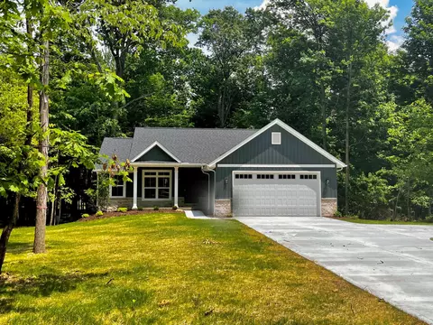 532 Floral Vly W, Howard, OH 43028