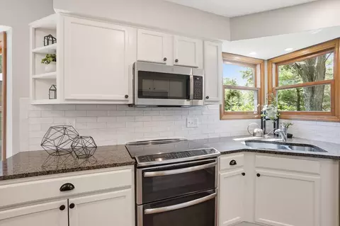 Kitchen - 4935 Dunkerrin Ct, Dublin, OH 43017 photo 4 of 4