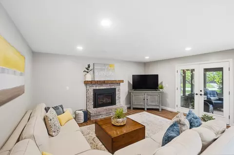 Living - 4935 Dunkerrin Ct, Dublin, OH 43017 photo 1 of 6