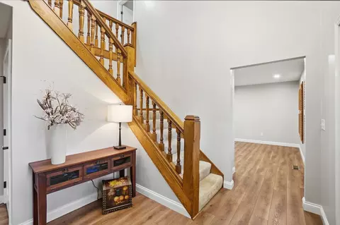 Entry Way - 4935 Dunkerrin Ct, Dublin, OH 43017 photo 3 of 10