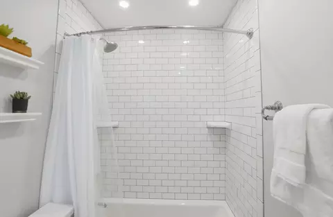 Bath - 4935 Dunkerrin Ct, Dublin, OH 43017 photo 14 of 14