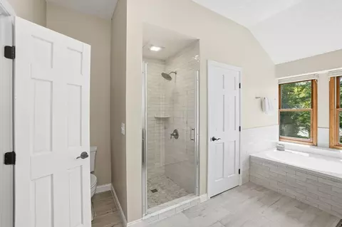 Bath - 4935 Dunkerrin Ct, Dublin, OH 43017 photo 6 of 14