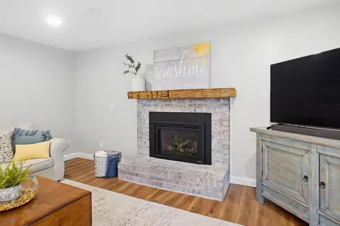 Living - 4935 Dunkerrin Ct, Dublin, OH 43017 photo 3 of 6