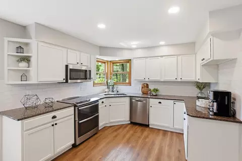Kitchen - 4935 Dunkerrin Ct, Dublin, OH 43017 photo 1 of 4