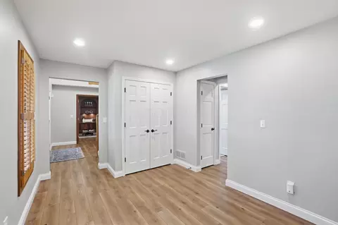 Entry Way - 4935 Dunkerrin Ct, Dublin, OH 43017 photo 8 of 10