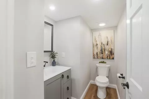 Bath - 4935 Dunkerrin Ct, Dublin, OH 43017 photo 1 of 14