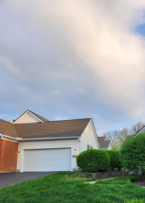 5897 Oak Path Ln #5897, Columbus, OH 43213