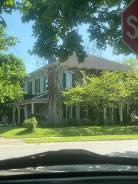 87 N Orchard St, Logan, OH 43138