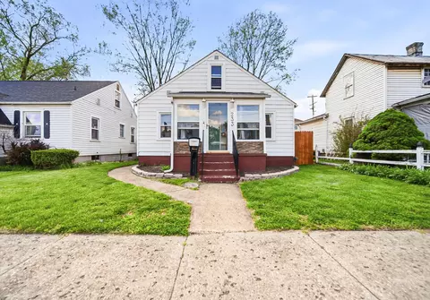 233 Pierce Ave, Lancaster, OH 43130