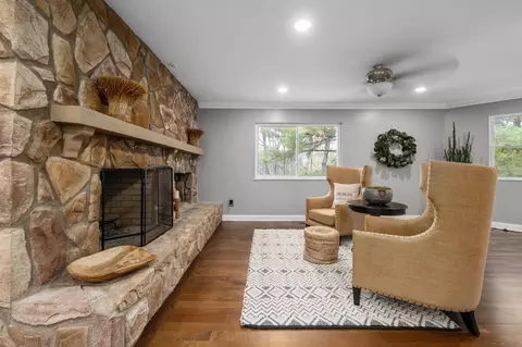 Living - 7402 Riverside Dr, Dublin, OH 43016 photo 3 of 12