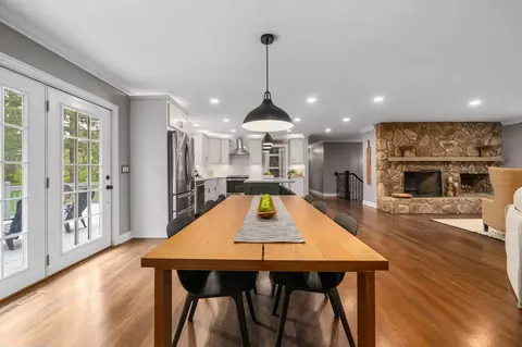 Dining - 7402 Riverside Dr, Dublin, OH 43016 photo 2 of 4