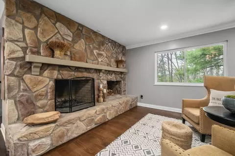 Living - 7402 Riverside Dr, Dublin, OH 43016 photo 4 of 12