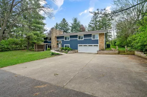 7402 Riverside Dr, Dublin, OH 43016