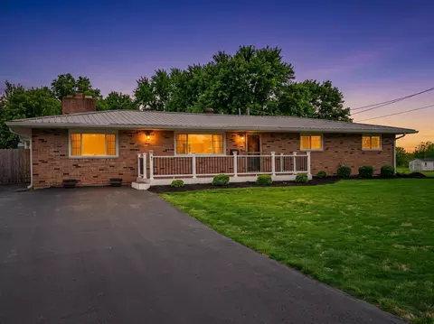 41 Oakland St, Mechanicsburg, OH 43044