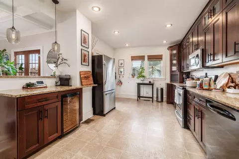 Kitchen - 64 E Kelso Rd, Columbus, OH 43202 photo 2 of 3