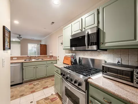 3664 Colonial Dr, Hilliard, OH 43026