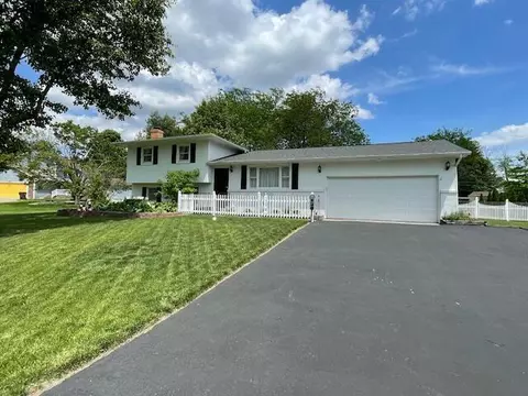 222 Deer Trail Rd, Reynoldsburg, OH 43068