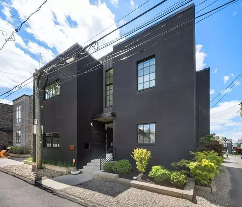 93 Ottar Aly, Columbus, OH 43201