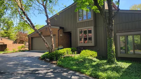 135 Glen Cir, Worthington, OH 43085