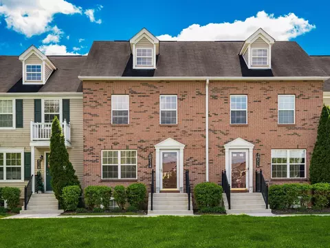 8318 Linton Blvd, Columbus, OH 43235