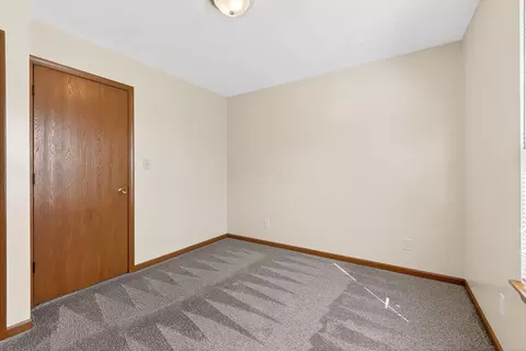 Bedroom - 28 30 Vernon Ave, Delaware, OH 43015 photo 3 of 7