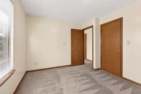 Bedroom - 28 30 Vernon Ave, Delaware, OH 43015 photo 4 of 7