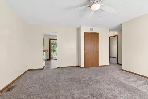 Living - 28 30 Vernon Ave, Delaware, OH 43015 photo 2 of 5