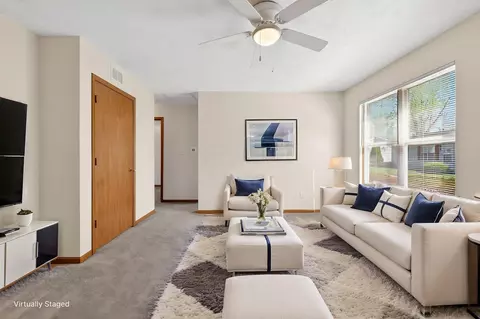 Living - 28 30 Vernon Ave, Delaware, OH 43015 photo 3 of 5