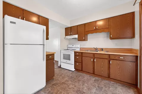 Kitchen - 28 30 Vernon Ave, Delaware, OH 43015 photo 3 of 3