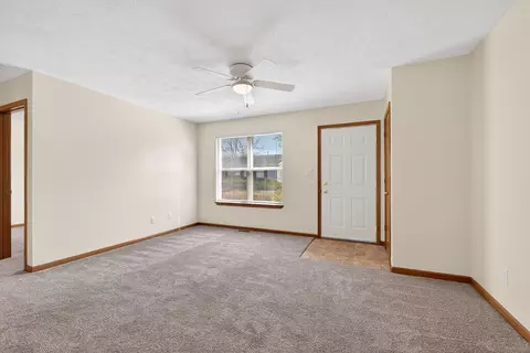 Living - 28 30 Vernon Ave, Delaware, OH 43015 photo 4 of 5
