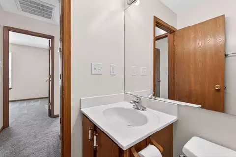 Bath - 28 30 Vernon Ave, Delaware, OH 43015 photo 3 of 3
