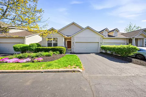 6067 Coventry Meadow Ln, Hilliard, OH 43026