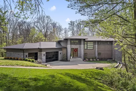 101 Lake Bluff Dr, Columbus, OH 43235