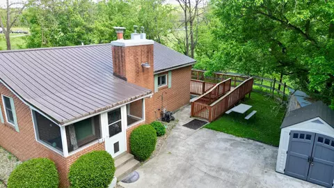 121 Leasure Rd, Chillicothe, OH 45601