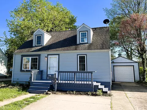 989 Davis Ave, Newark, OH 43055