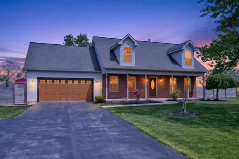 232 S E St, New Holland, OH 43145
