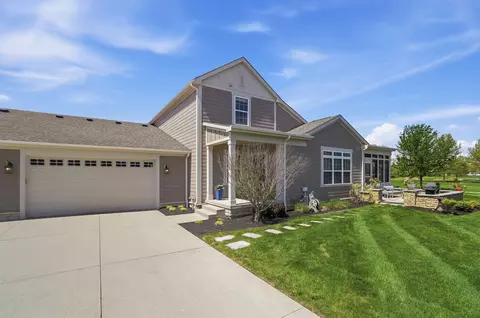 1056 Little Bear Pl, Lewis Center, OH 43035