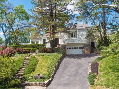 2112 Lower Chelsea Rd, Columbus, OH 43212