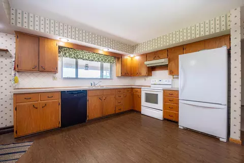 Kitchen - 321 State St, Edison, OH 43320 photo 2 of 2