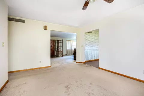 Living - 321 State St, Edison, OH 43320 photo 3 of 4