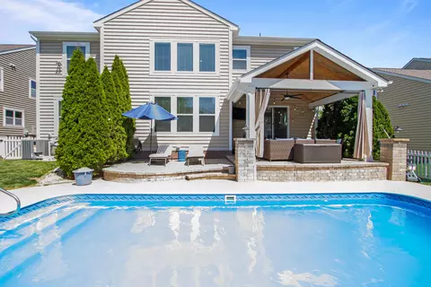 1331 Ironwood Dr, Grove City, OH 43123